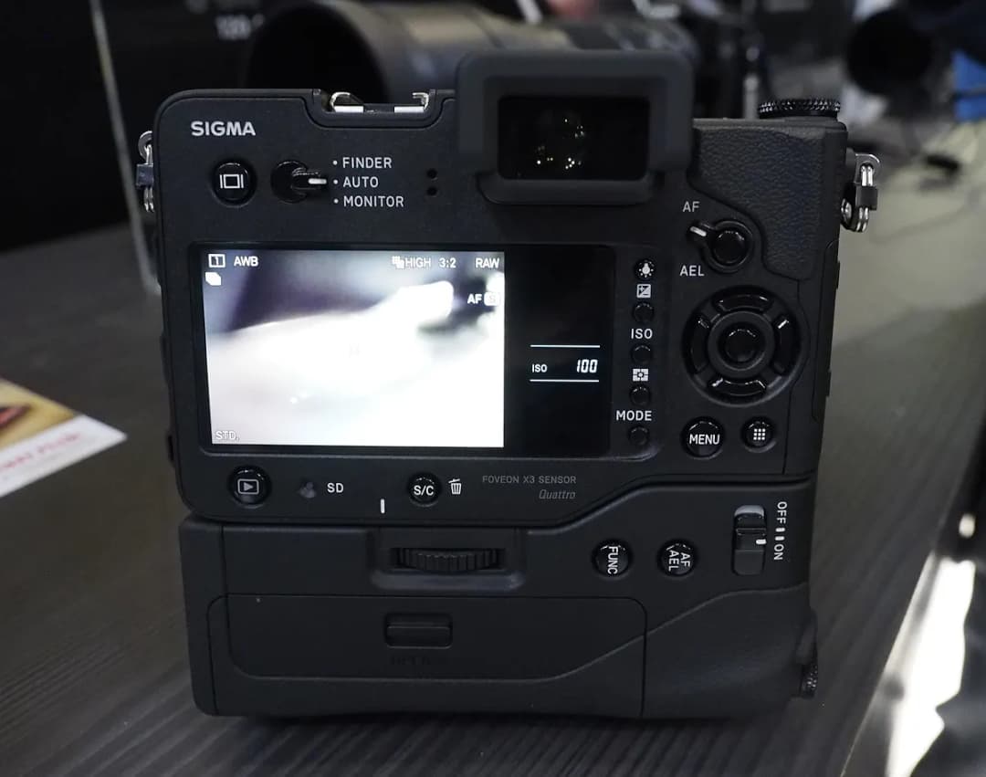 Sigma lustrzanka SD-14: Kluczowe cechy i porównania z innymi modelami Sigma lustrzanka SD-14: Kluczowe cechy i porównania z innymi modelami