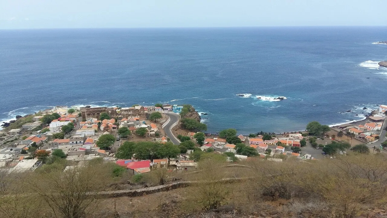 Ile trwa lot z Warszawy na Wyspy Zielonego Przylądka? Czas podróży i przesiadki